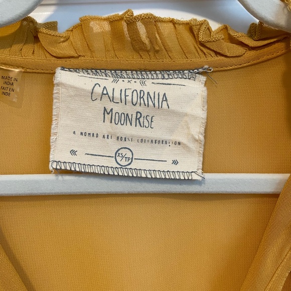 Yellow Boho Long-Sleeve Blouse - Picture 9 of 12